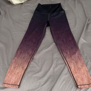 AR-33 ombré patterned legging size XS